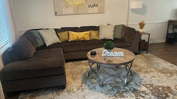 House, 2 Bedrooms, Accessible, Patio | Ruang tamu