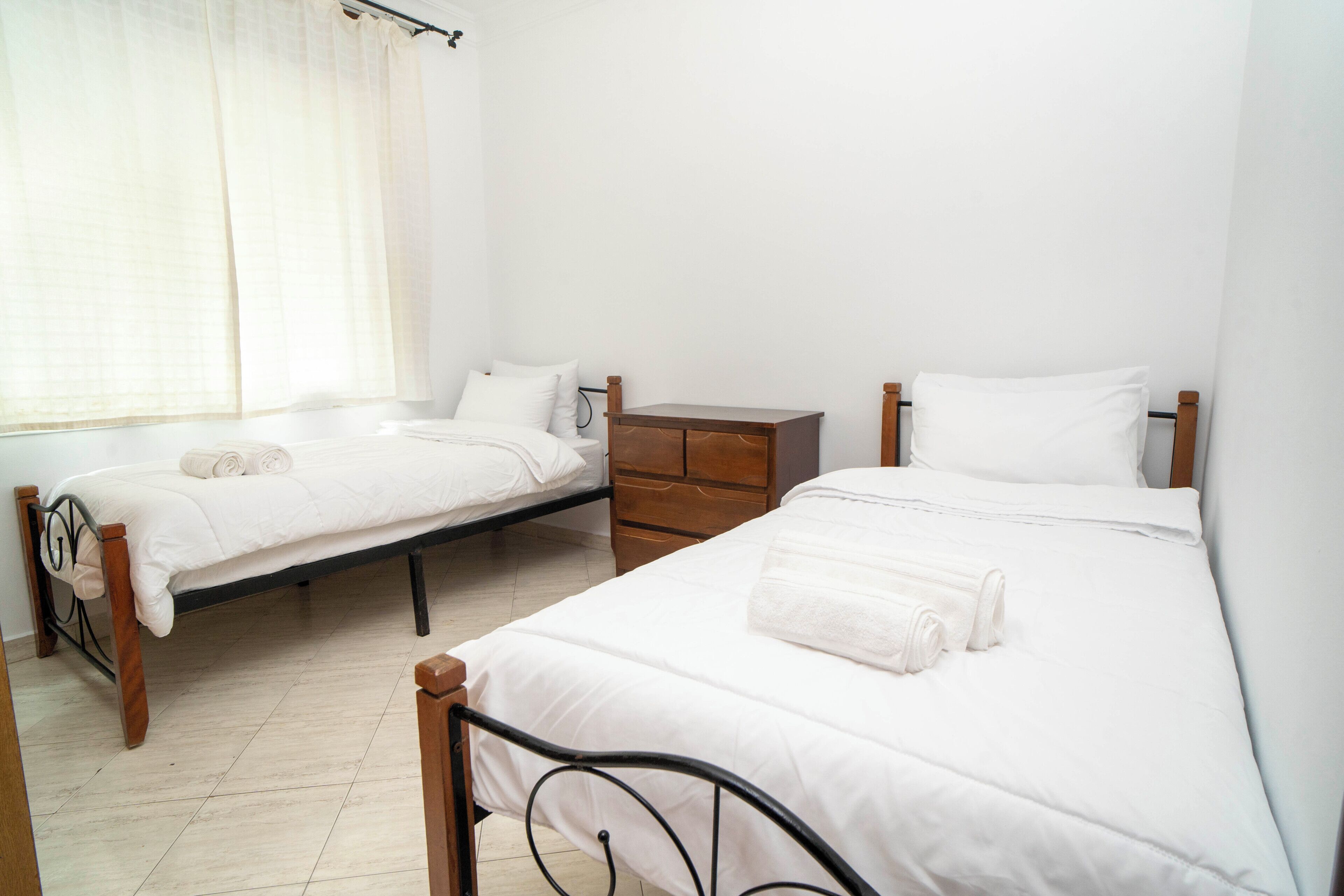 2 bedrooms, iron/ironing board, WiFi, bed sheets