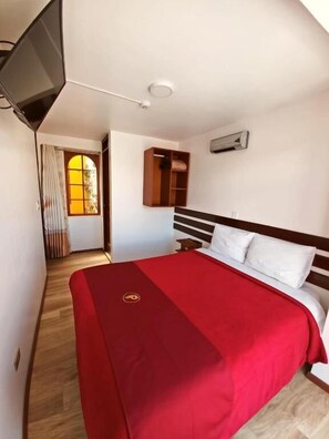 Doppelzimmer, Balkon, Stadtblick | Kostenloses WLAN