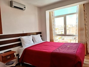 Doppelzimmer, Balkon, Stadtblick | Kostenloses WLAN