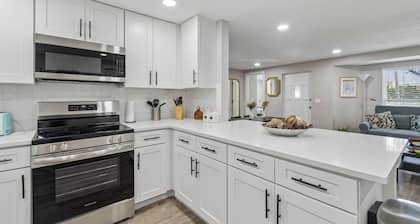 Spacious Executive 4-bedroom house centrally located in beautiful Tampa