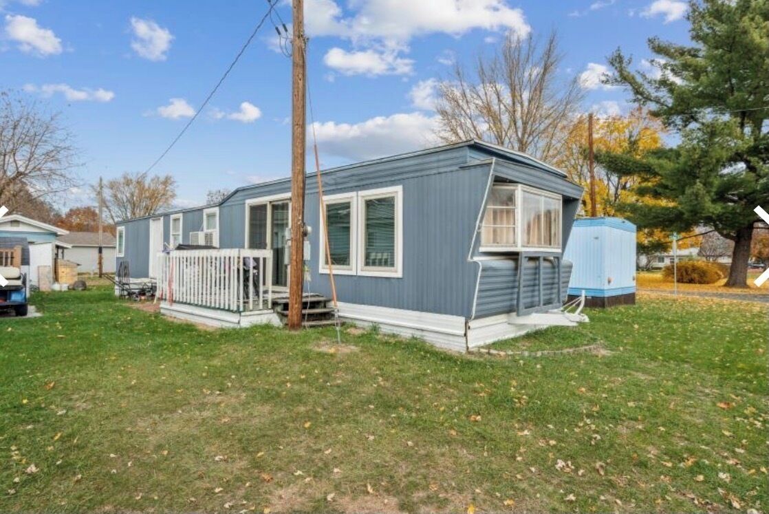 Exterior. Cozy 2-Bedroom River Town Retreat – Sleeps 8 - Walking distance to the River