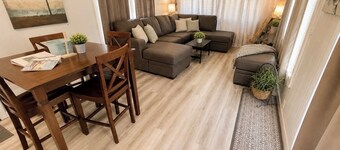 Cozy 2-Bedroom River Town Retreat – Sleeps 6-8 - Walking distance to the River
