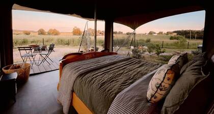 Cosy & secluded glamping for Two at Twigley Farm
