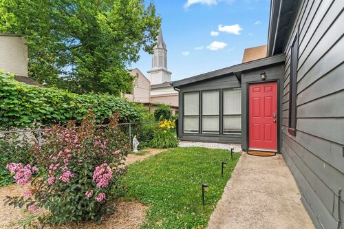 Historic Hideaway - Steps to Main St, Shopping, Dining, & the Ohio River