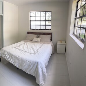 Iron/ironing board, WiFi, bed sheets - Wonderful 3-bedroom house with AC close to Hard Rock stadium FIFA Fans (West Park)