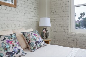 Room - Bright studio in lovely Los Angeles with cool AC (Los Angeles)