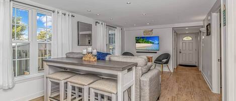TV, fireplace