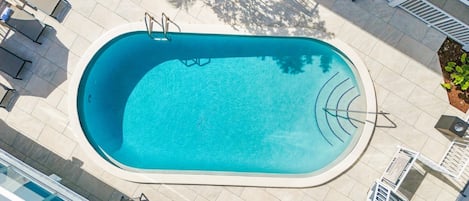 3 outdoor pools