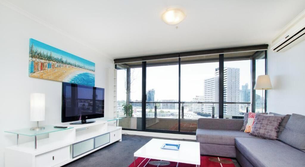 Apartamento conforto, sacada | Área de estar | Smart TV 50 polegadas com canais digitais