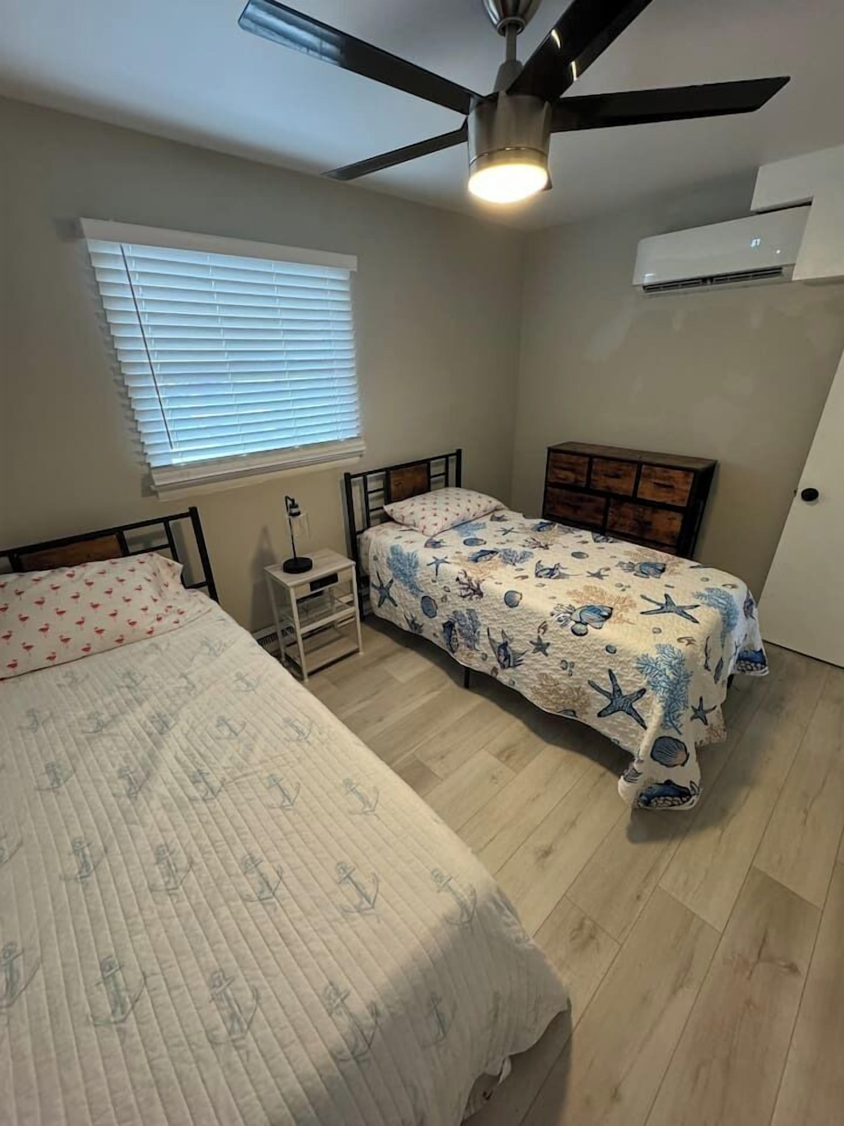 WiFi, bed sheets