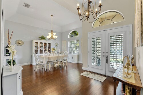 Luxury 4 bedroom 3 bath with pool and office in Valrico