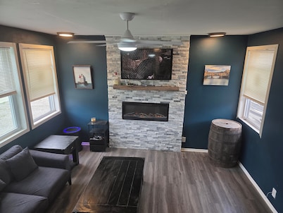Lake Erie Fishing - Sleeps 8 · 3 Bd - 1.5 Bth - Full Kitchen - Patio - Out Elec.