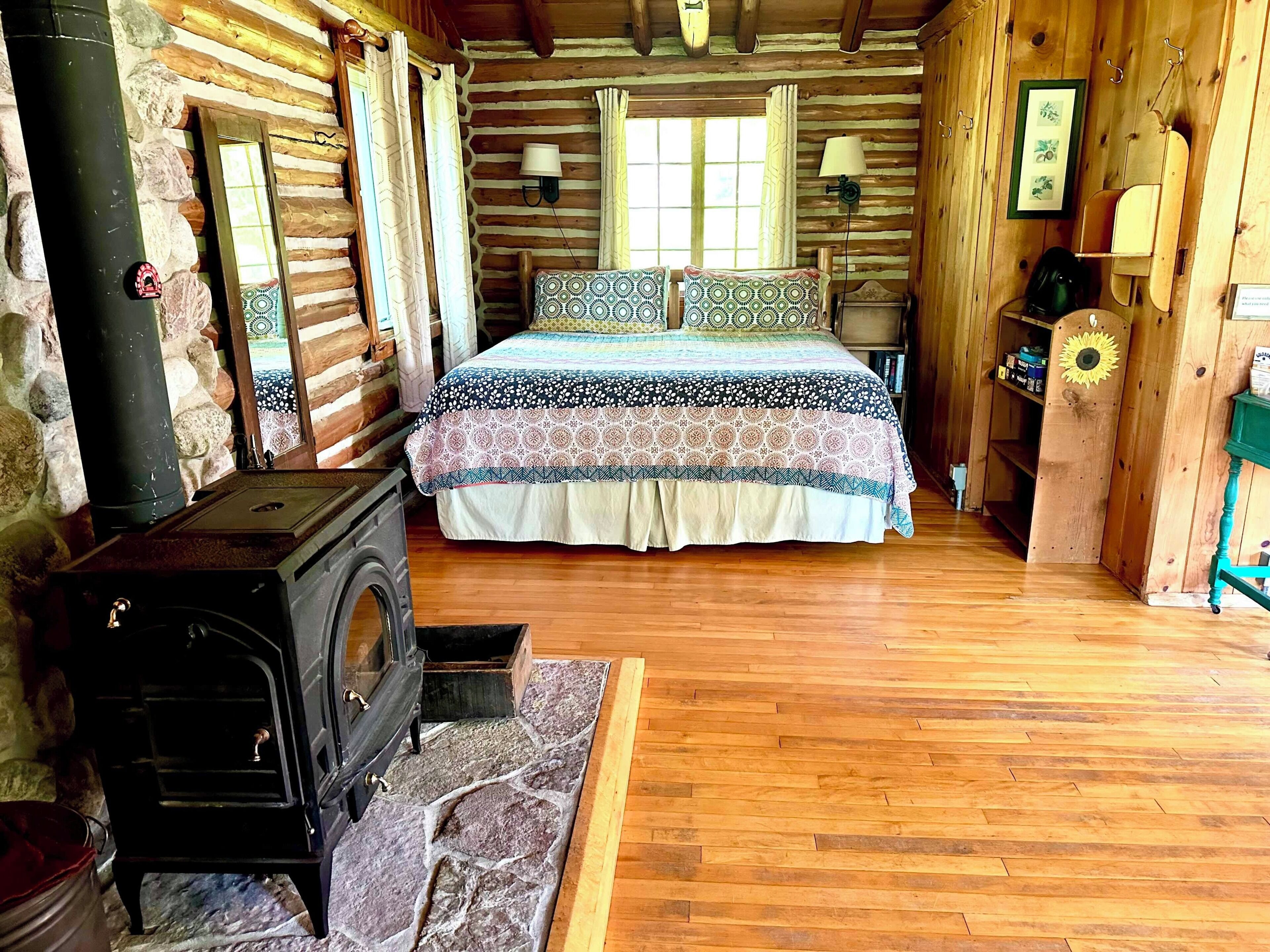2 bedrooms, WiFi (free), bed sheets