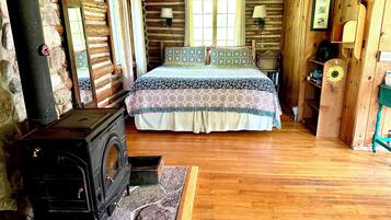 2 bedrooms, WiFi (free), bed sheets