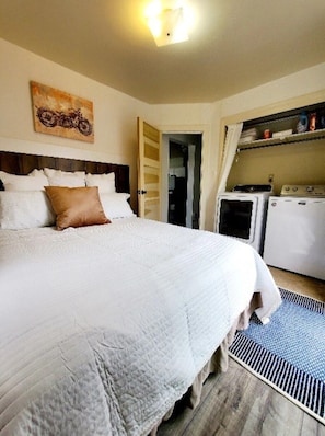 Room - Rest Away @ Look No Further! 2 bedroom near CANYON LAKE PARK (Rapid City)