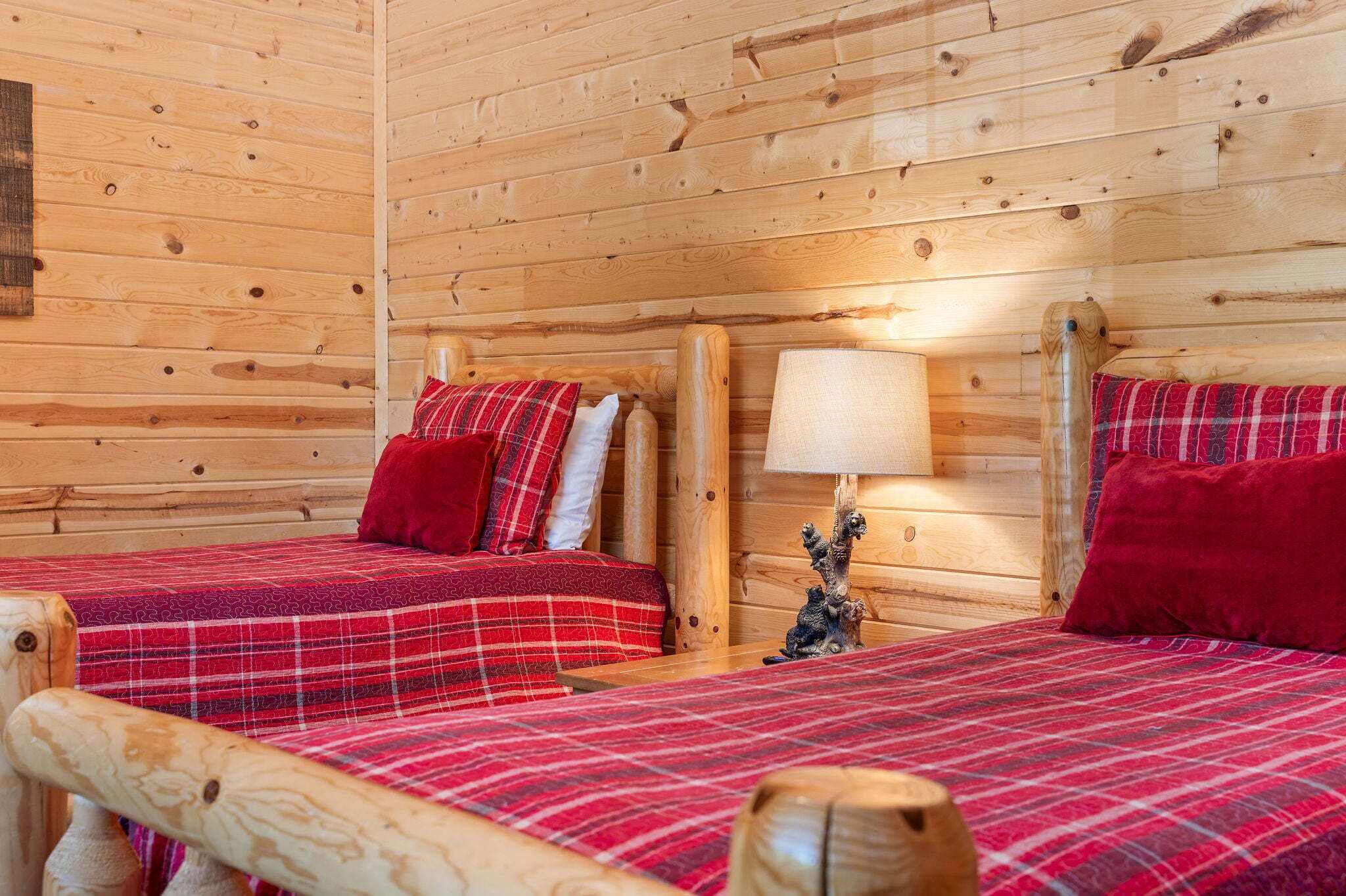 3 bedrooms, WiFi (free), bed sheets