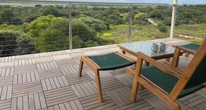 Get away at Rivoli Bay Farm Stay. Beach access close by