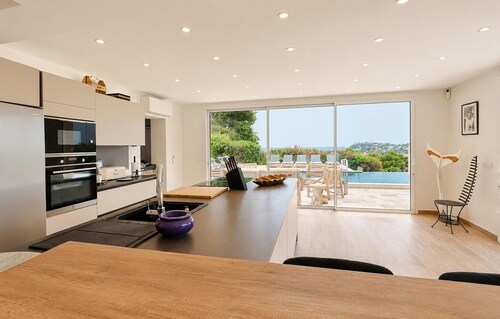 Beautiful home in Cavalaire- sur- Mer