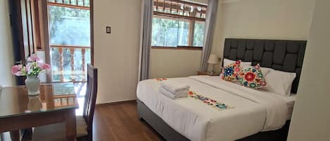 Deluxe Room, Private Bathroom, Mountain View | Desk, free WiFi