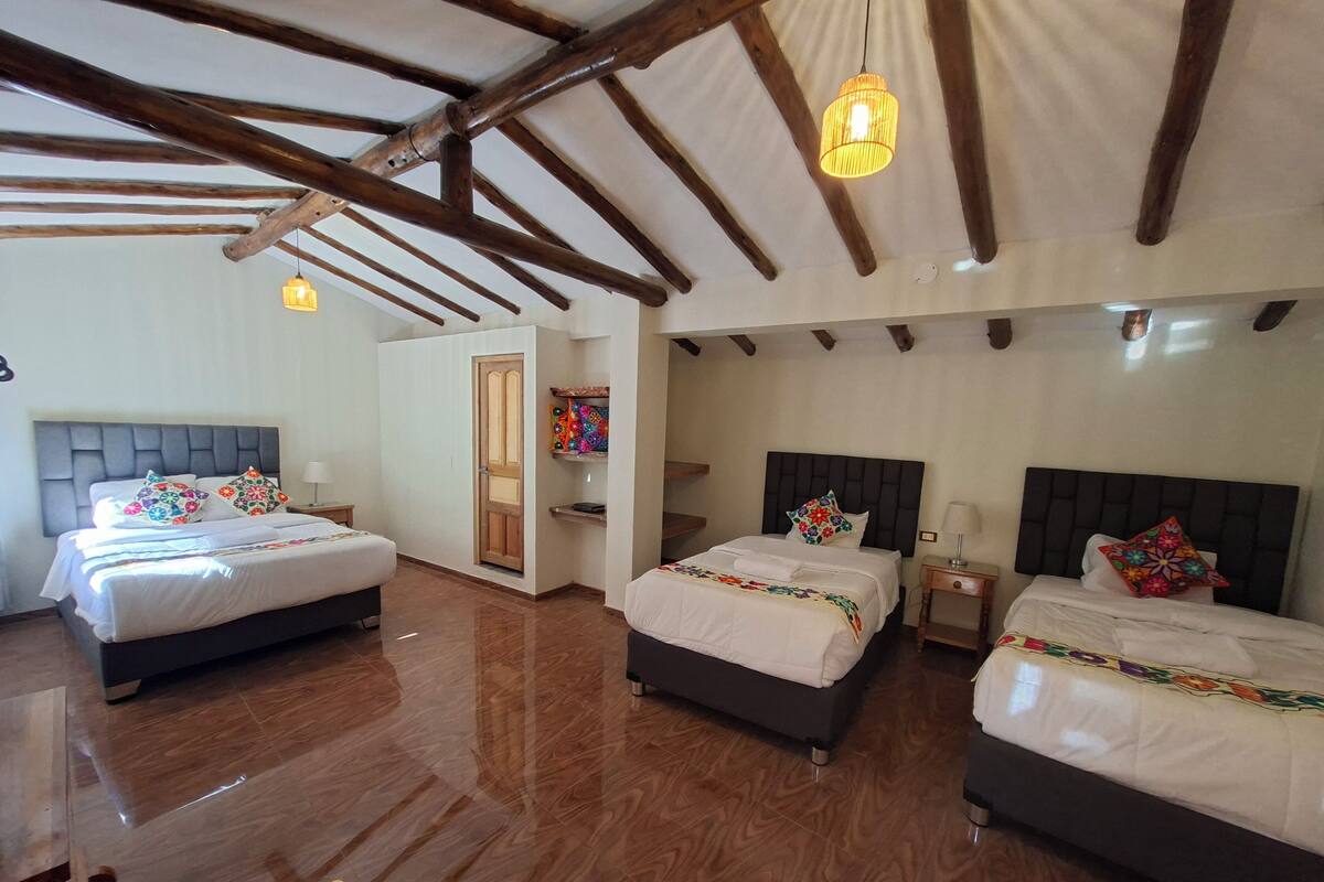 Deluxe Quadruple Room, River View | Meja, Wi-fi percuma 