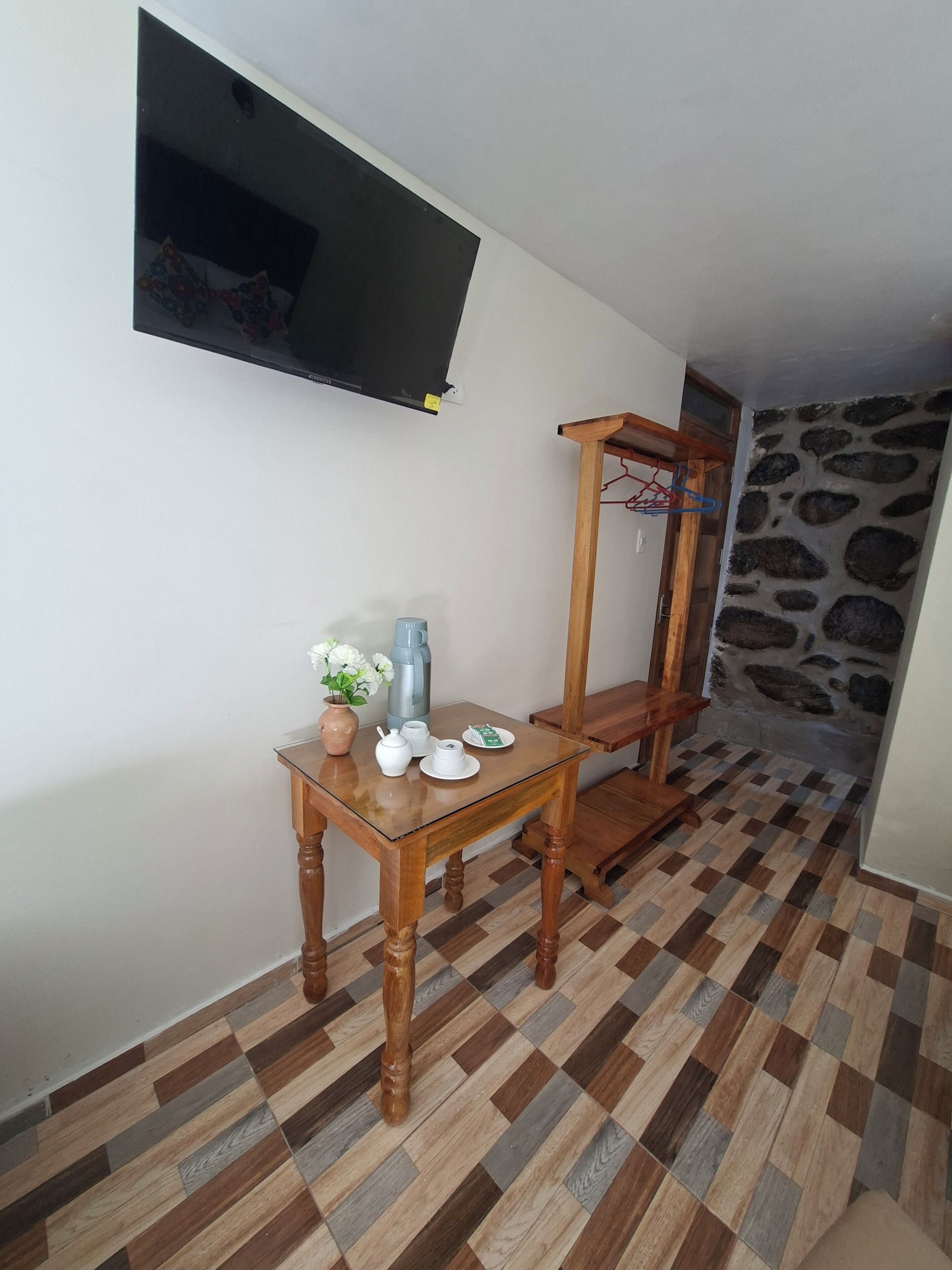 Kamar Quadruple Comfort, kamar mandi pribadi | Meja kerja dan Wi-Fi gratis