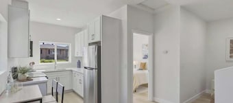 Splendid 1-bedroom apartment in delightful La Mesa with AC and Laundry