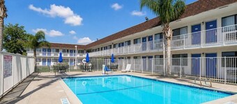 Motel6 Lost Hills, CA
