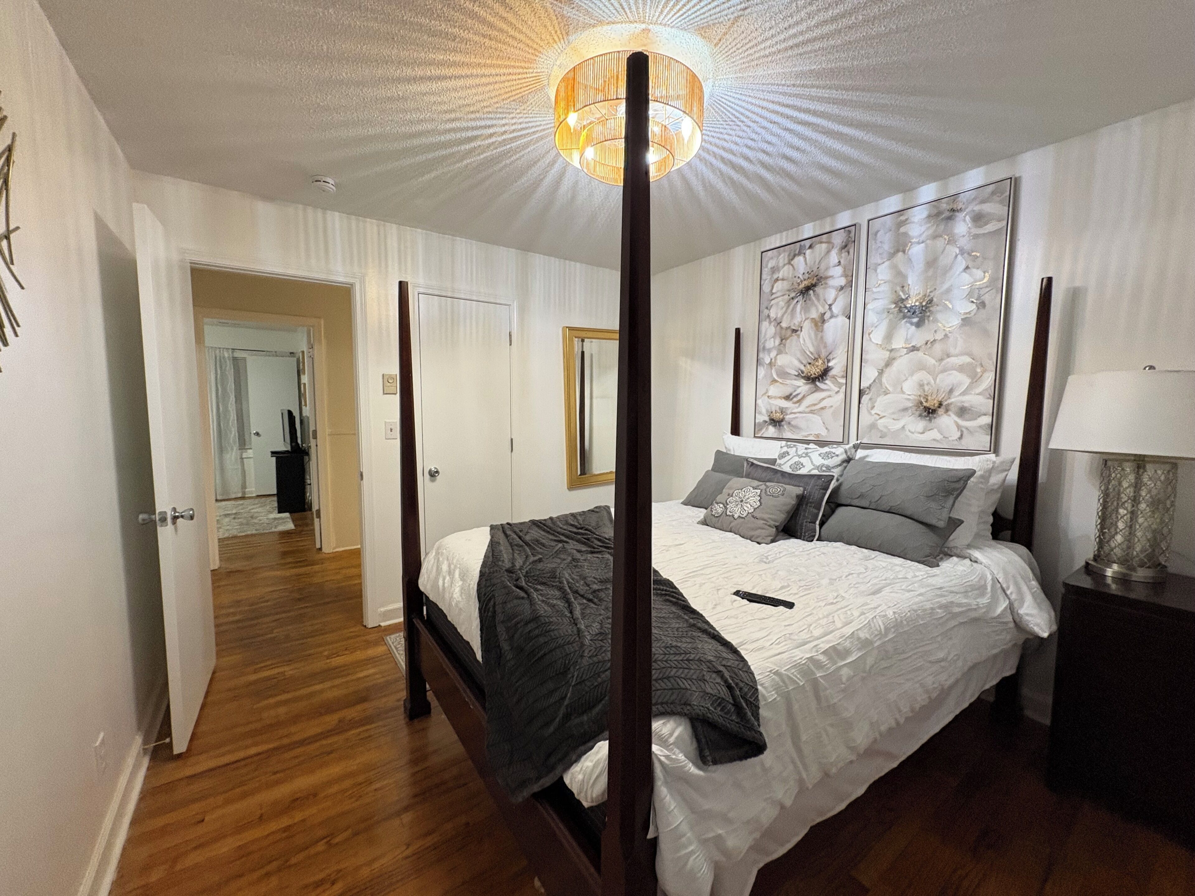 4 Schlafzimmer, Schreibtisch, Bügeleisen/Bügelbrett, kostenloses WLAN