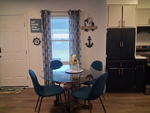 Dining - Coastal Escape in the Heart of Morehead City (Morehead City)