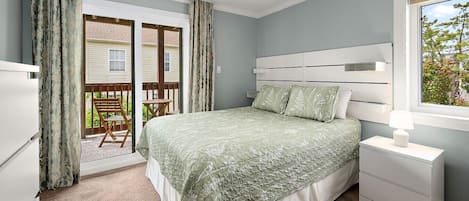 Desk, iron/ironing board, WiFi, bed sheets
