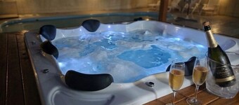Palmas Beach | Jacuzzi | Sleeps 23 | Games Room