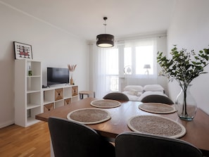 Iron/ironing board, WiFi, bed sheets - Długa Homely Apartment (Toruń)