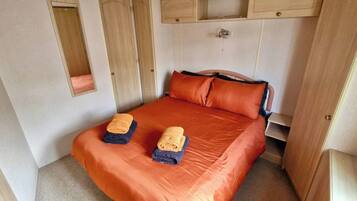 2 bedrooms, WiFi, bed sheets