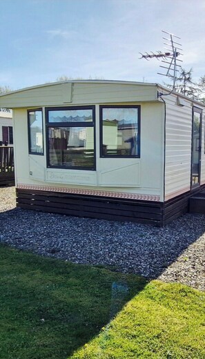 Exterior - Cabin Sleeps 4 with Parking (Forfar)