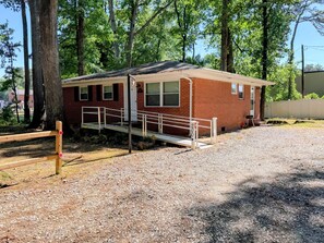 Exterior - Parthenia's Love Shack (Durham)