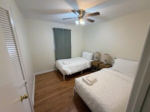 Internet - Parthenia's Love Shack (Durham)