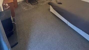 WiFi, bed sheets