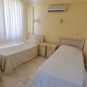 2 bedrooms, bed sheets