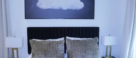2 bedrooms, desk, iron/ironing board, WiFi (free)