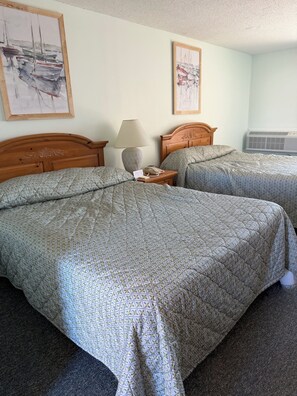Room - Oceanfront Two Queen (Point Pleasant Beach)