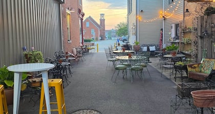 Liberty Alley Hideaway 1