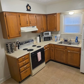 Private kitchen - Liberty Alley Hideaway 2 (Lawrenceburg)