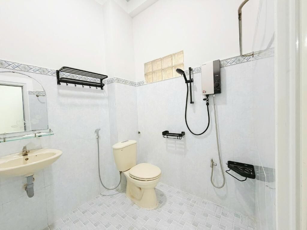 Double Room | Bathroom | Slippers