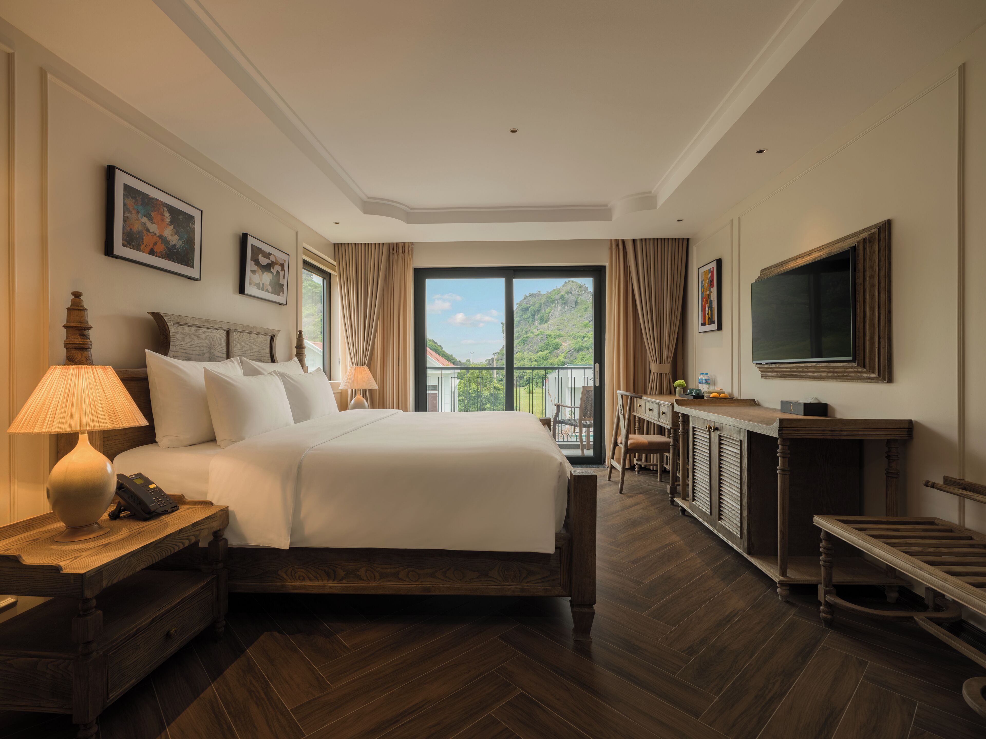 Premium Suite, Mountain View | In-room safe, soundproofing, iron/ironing board, free WiFi