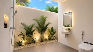 Shower, bidet, towels, soap