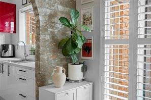 Interior - Suburban Escape - Close to Perth CBD (Yokine)