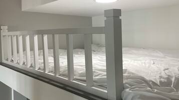 2 bedrooms, free WiFi, bed sheets, wheelchair access