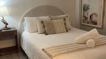 2 bedrooms, WiFi (free), bed sheets