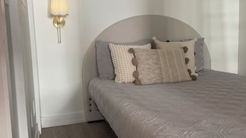2 bedrooms, free WiFi, bed sheets, wheelchair access